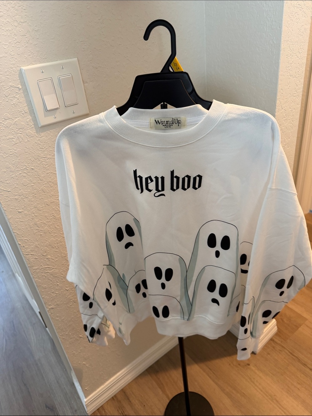 Wound Up White 'hey boo' Ghost Graphic Sweatshirt